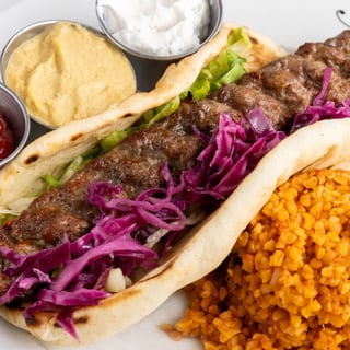 Lunch Adana, Pita, Salad