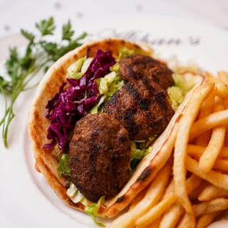 Lunch Kofte, Pita, Salad
