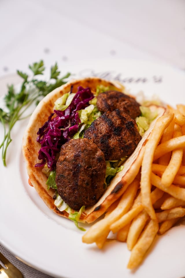 Lunch Kofte, Pita, Salad