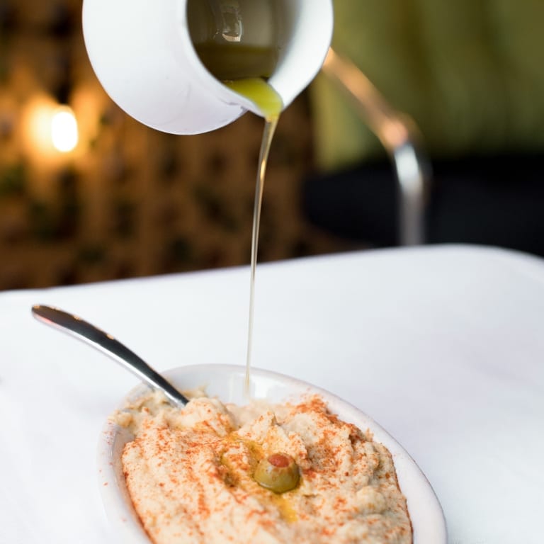 Delicious Hummus: A Mediterranean Delight