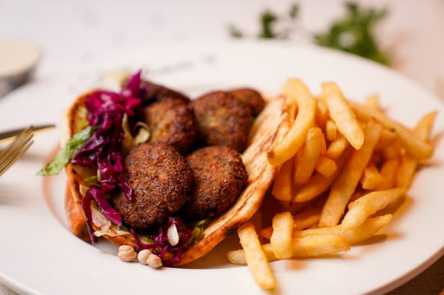 Lunch Falafel, Pita